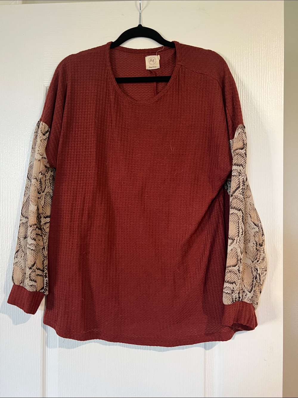 Unbranded Women's Rust Waffle Knit Top with Snake Print Sleeves